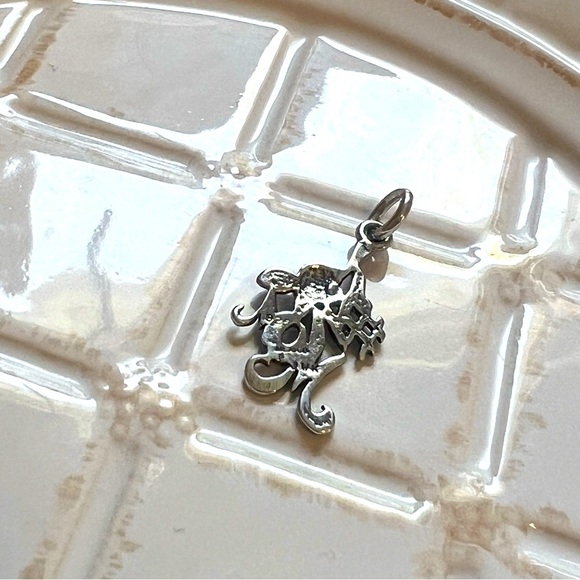 #1 Mom Pendant with Rose – Vintage Silver Tone Mother’s Day Charm - Picture 4 of 5